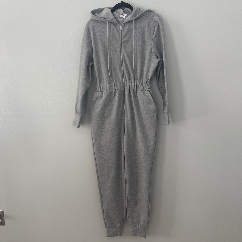 WeWoreWhat Revolve Women's Leisure Pantsuit Grey Size Medium Travel Vacation - Picture 2 of 10